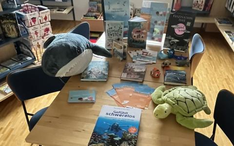Büchertisch Sommer
